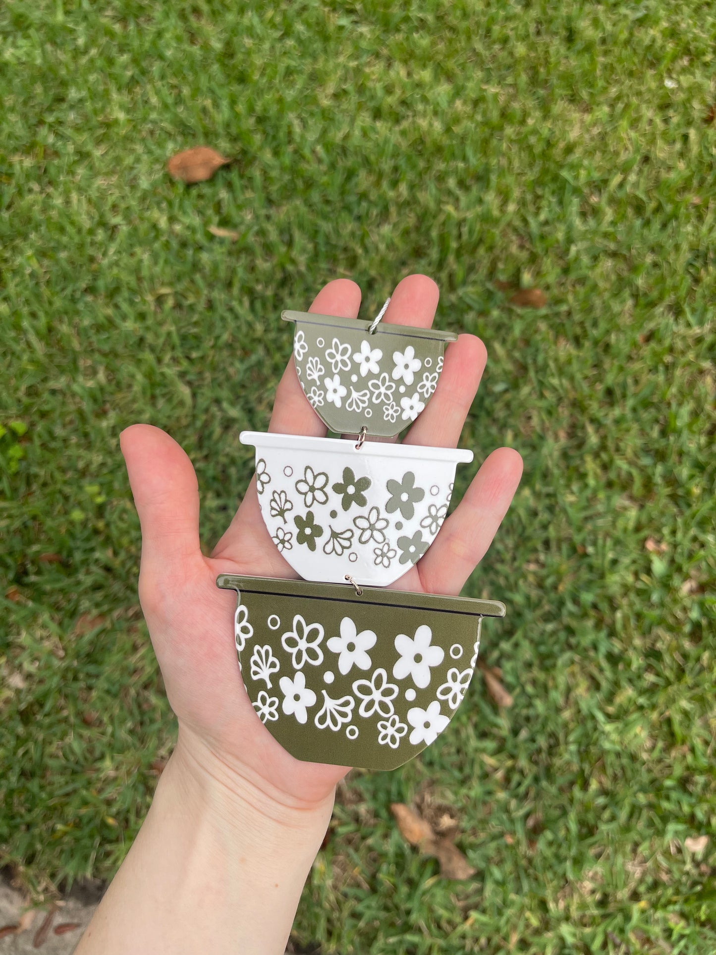 Retro Crazy Daisy Bowl Christmas Ornaments or Car Decor