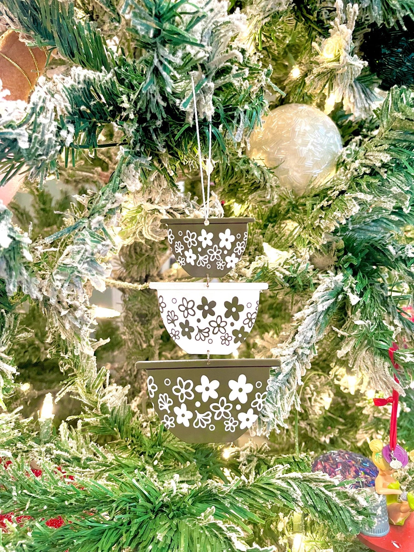 Retro Crazy Daisy Bowl Christmas Ornaments or Car Decor - Relic828