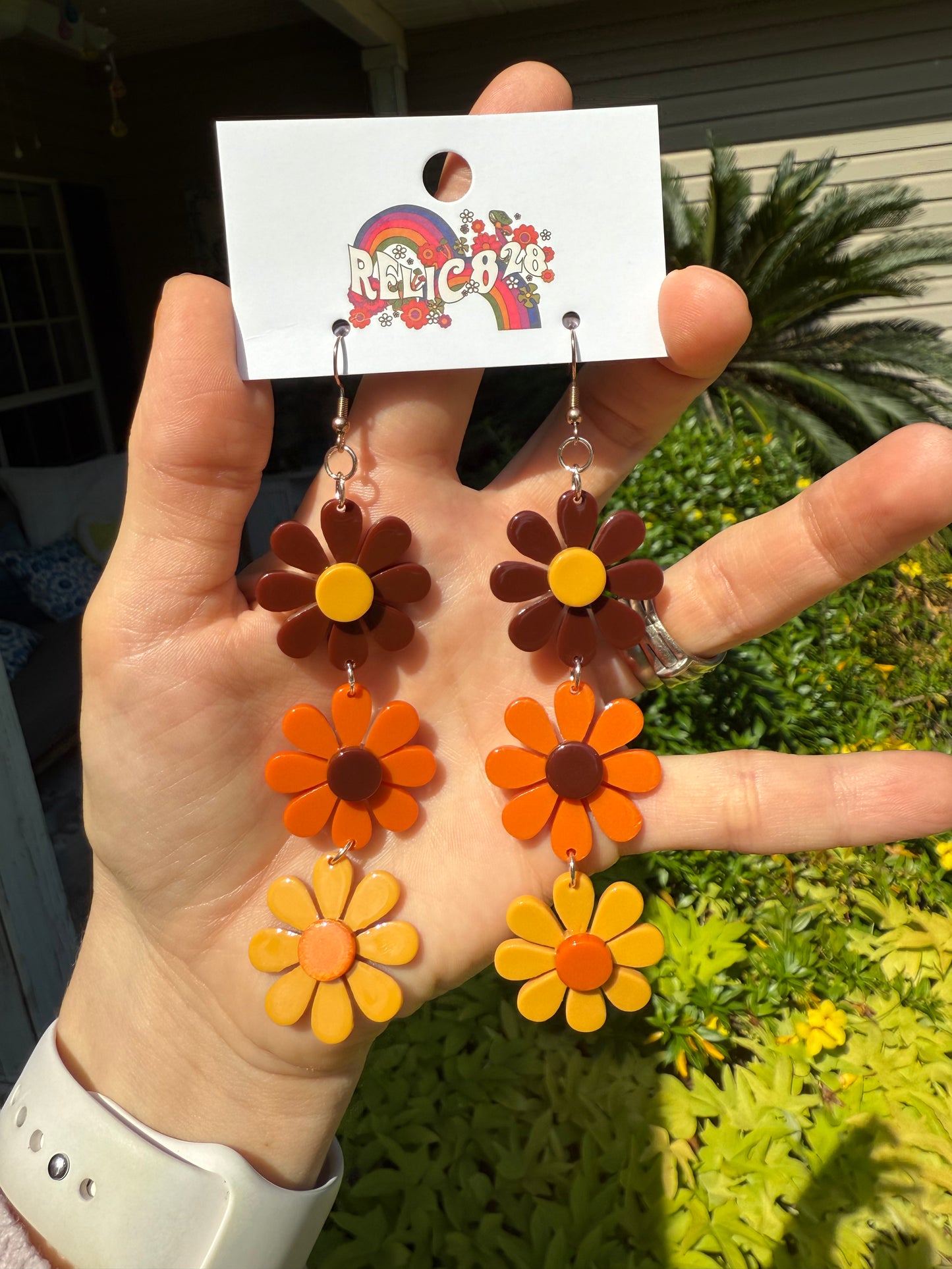 70s Falling for You Daisy Chain Groovy Retro Earrings