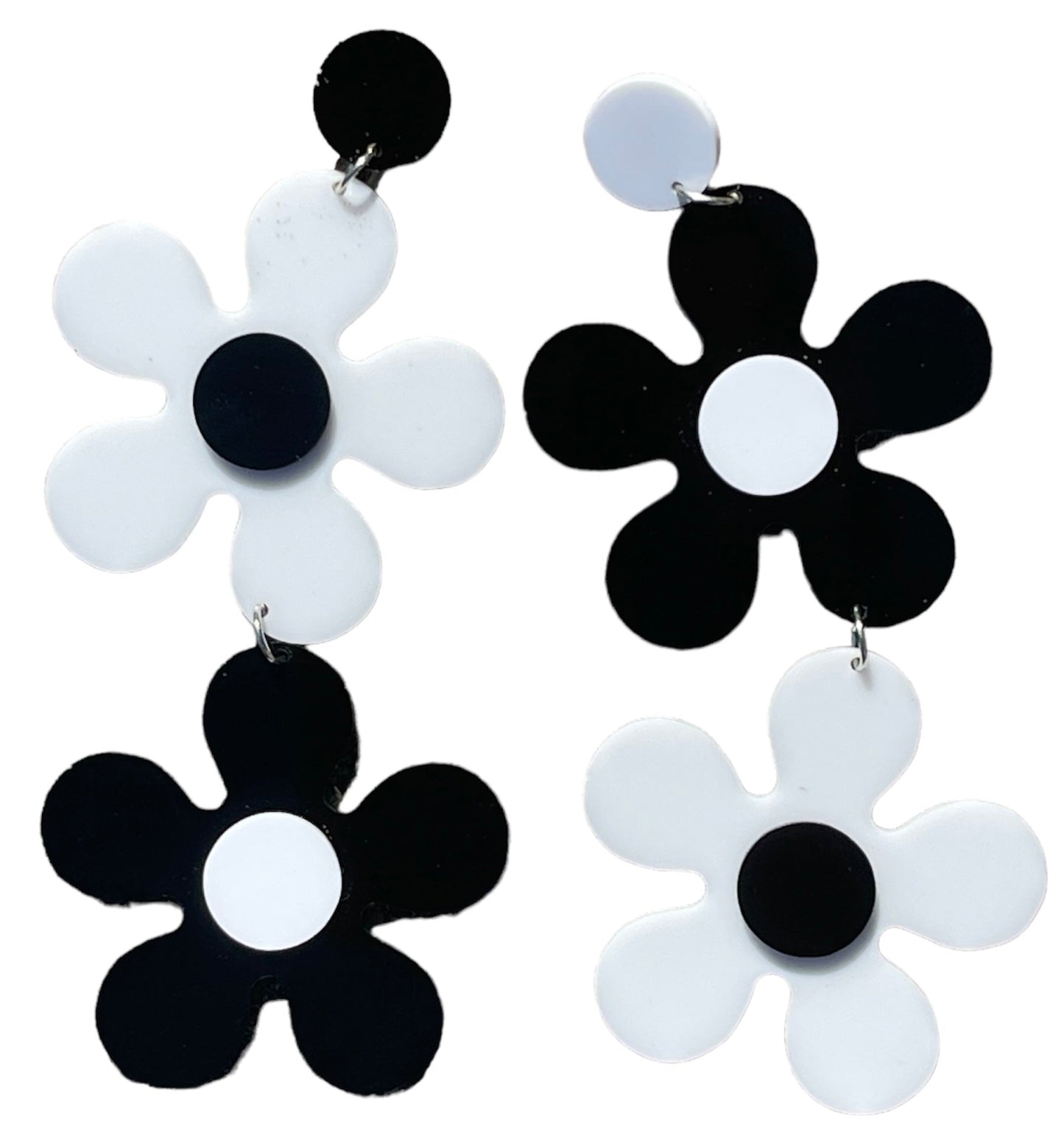 She's So Classy 60's Flower Power Black and White Earrings - Relic828