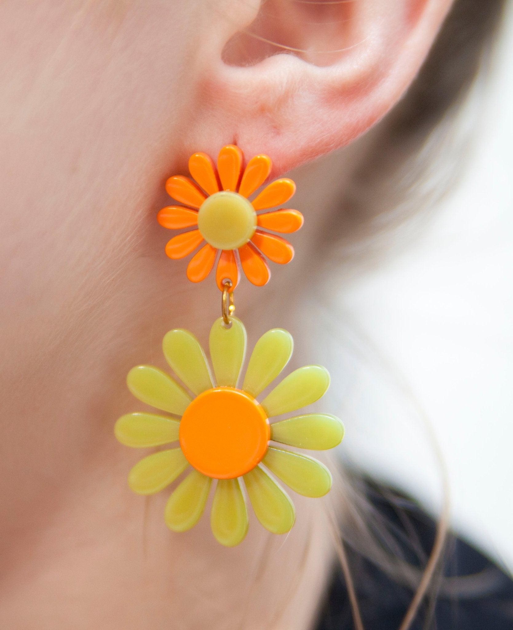 70s Green and Orange Flower Power Groovy Earrings - Relic828