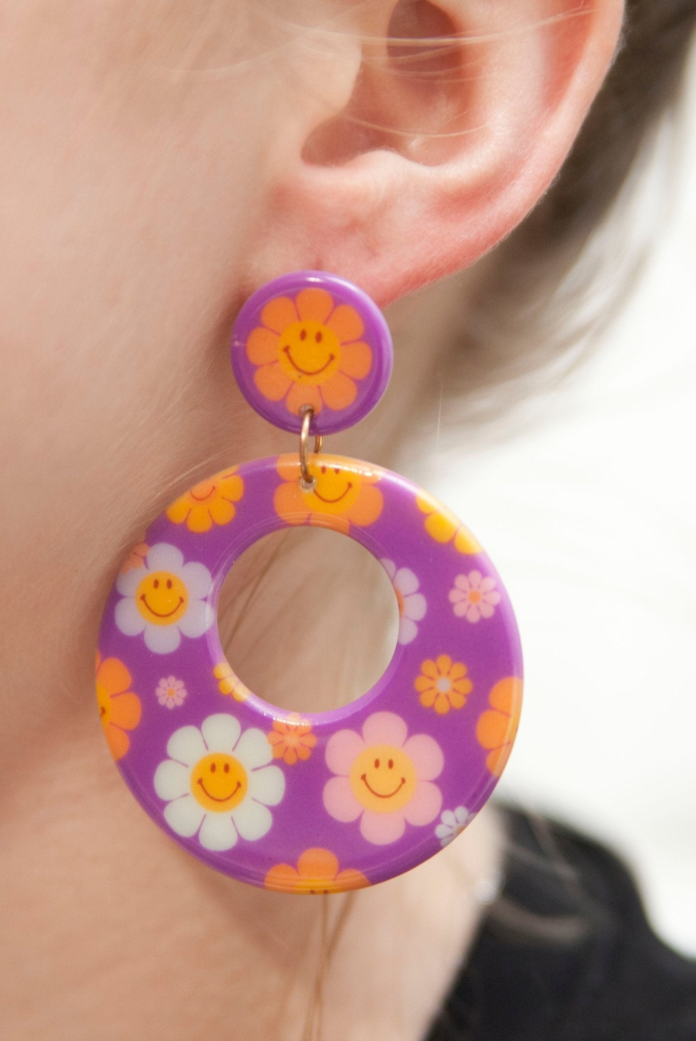 Purple Smiley Flower Power Chunky 60s Hoop Earrings - Relic828
