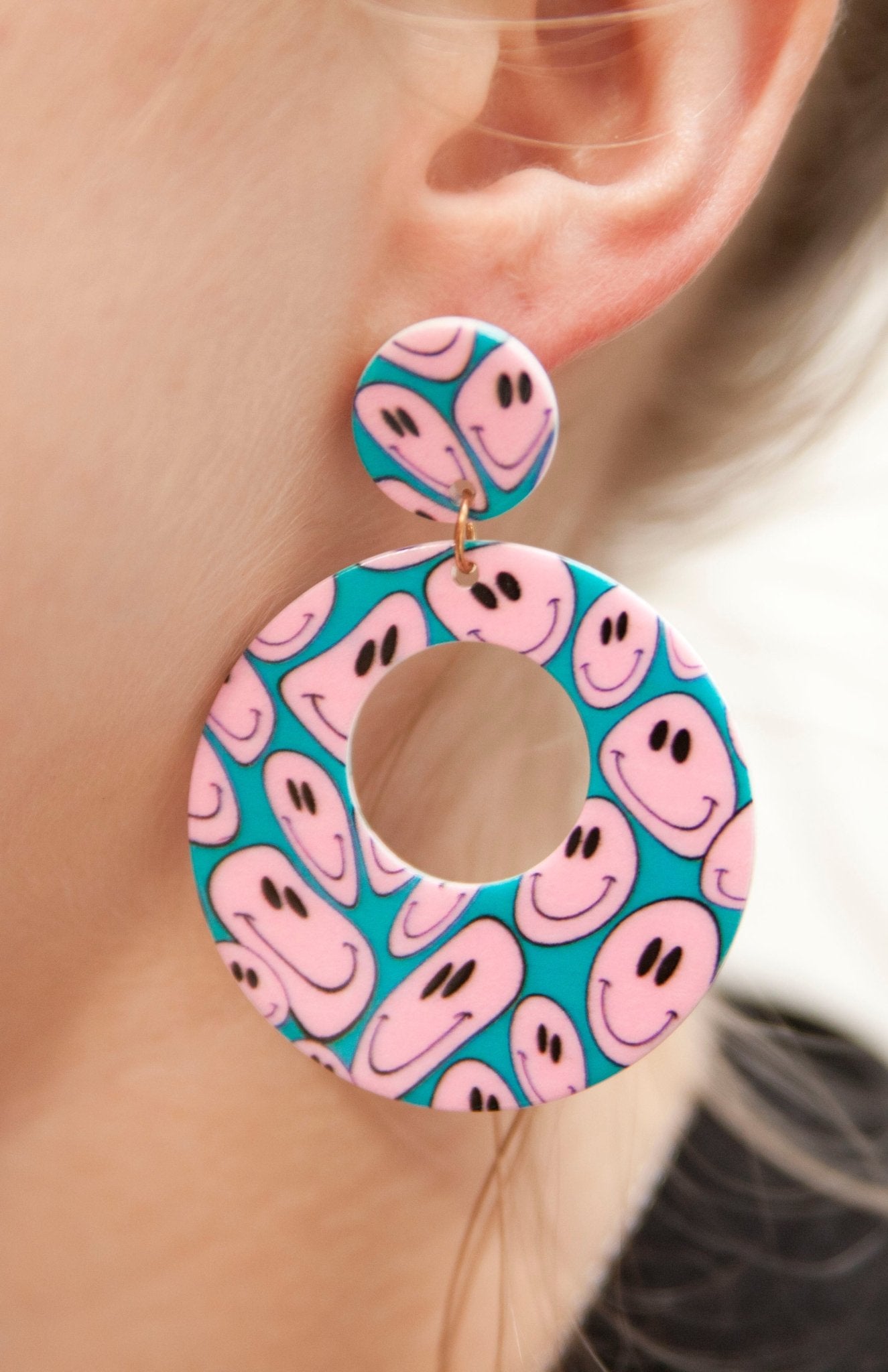 Retro Trippy Pink Smiley Chunky Hoop Earrings - Relic828